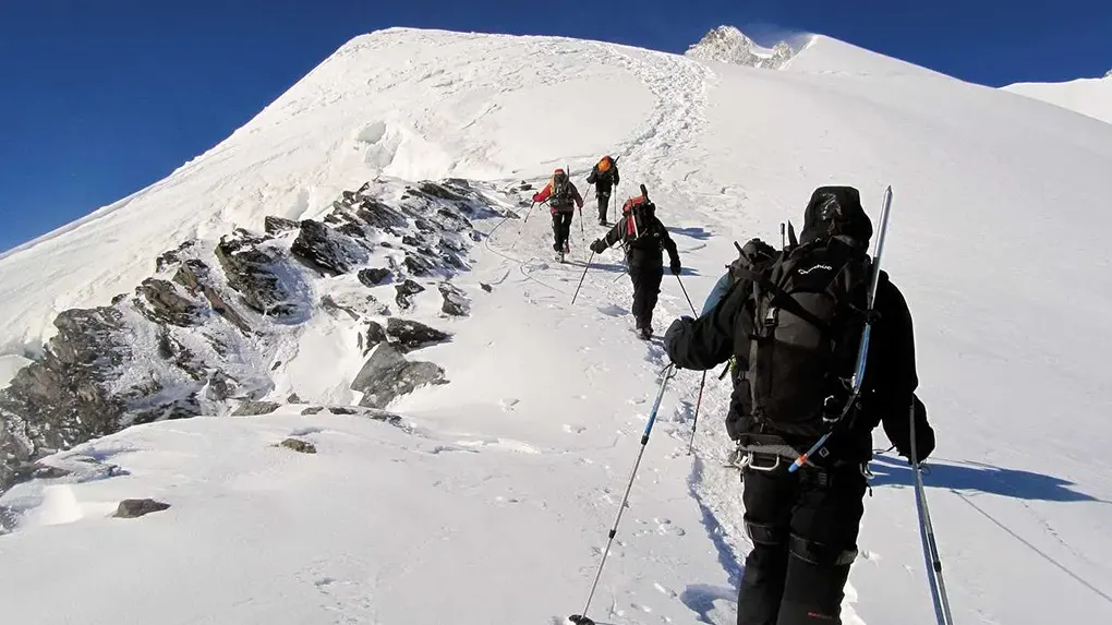 Kilimanjaro climbing tours summit success at Uhuru Peak