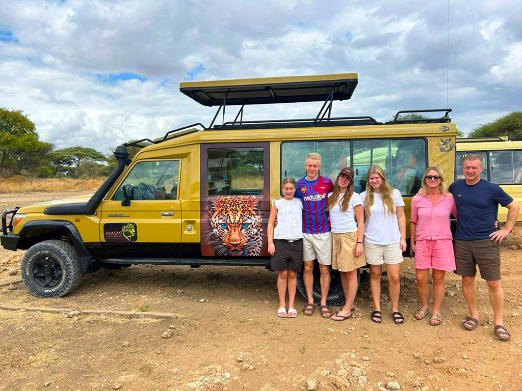 Family Safari in Tanzania: Family Safari in Tanzania: